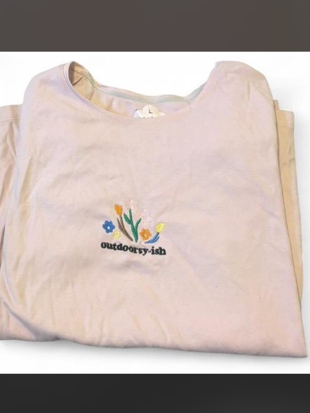Outdoorsy-ish Women's Short Sleeve Tee in Light Pink